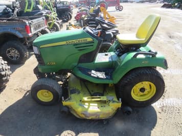 Main image John Deere X724