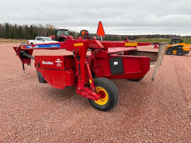 Image of New Holland 210 equipment image 4