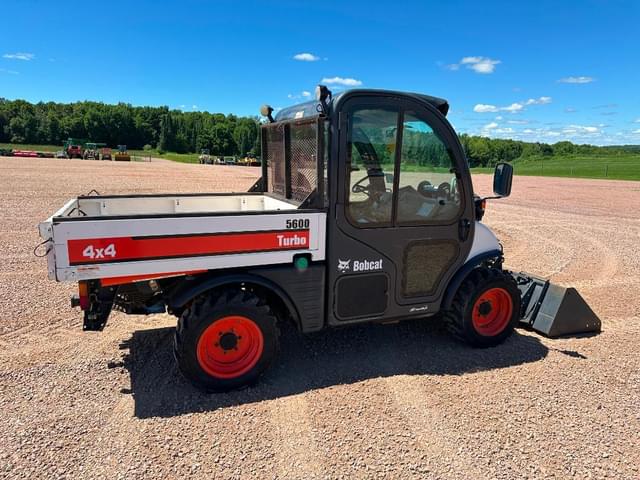 Image of Bobcat Toolcat 5600 equipment image 3