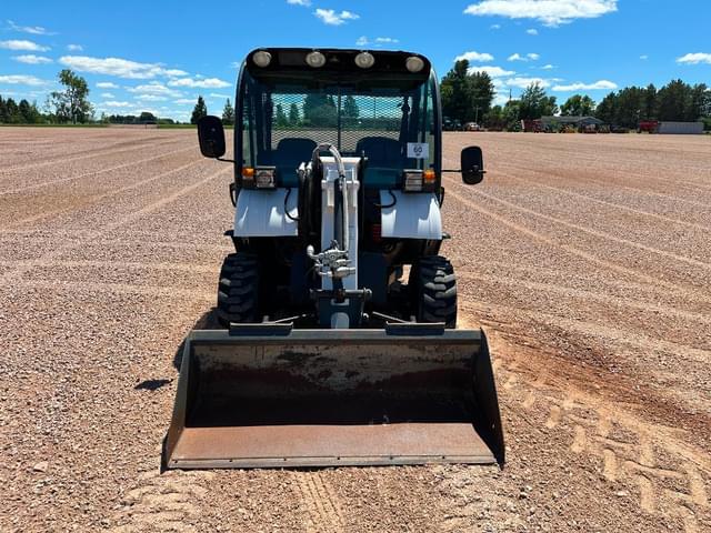 Image of Bobcat Toolcat 5600 equipment image 1
