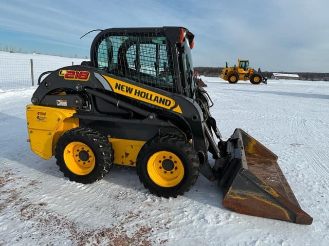 Image of New Holland L218 equipment image 2