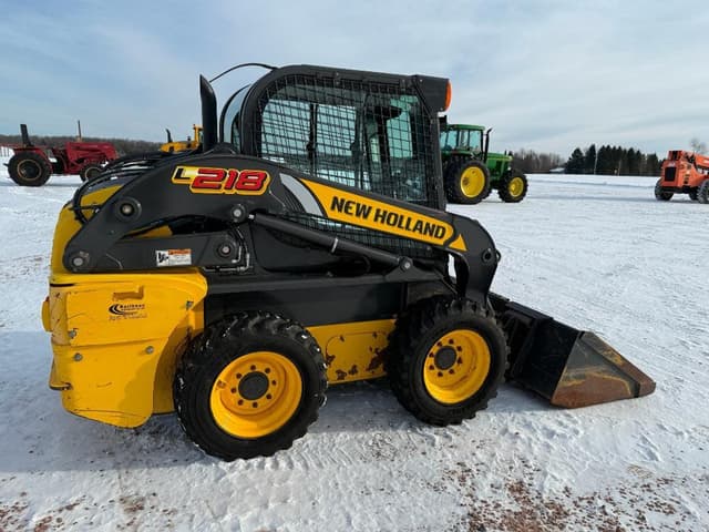 Image of New Holland L218 equipment image 3