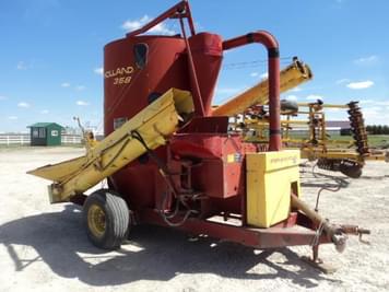 Main image New Holland 358