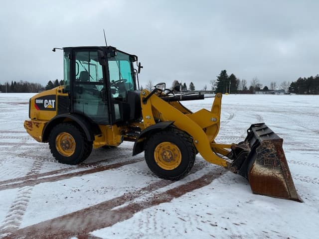 Image of Caterpillar 906M equipment image 2