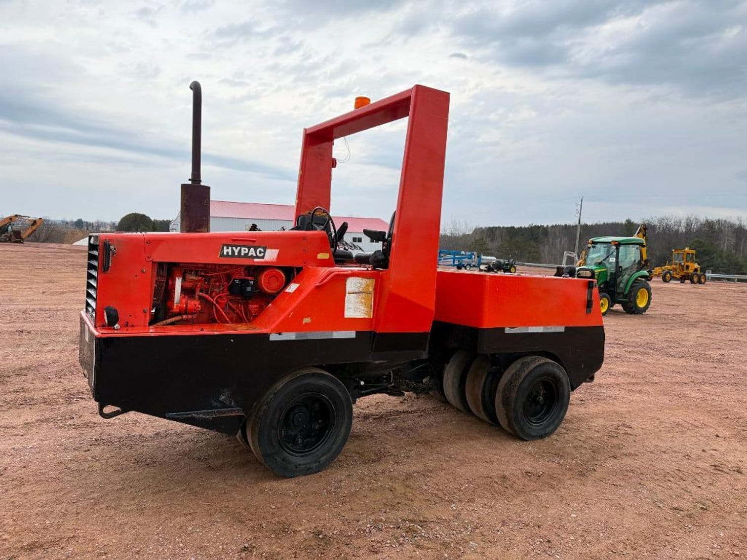 1997 Hypac C530A Equipment Image0