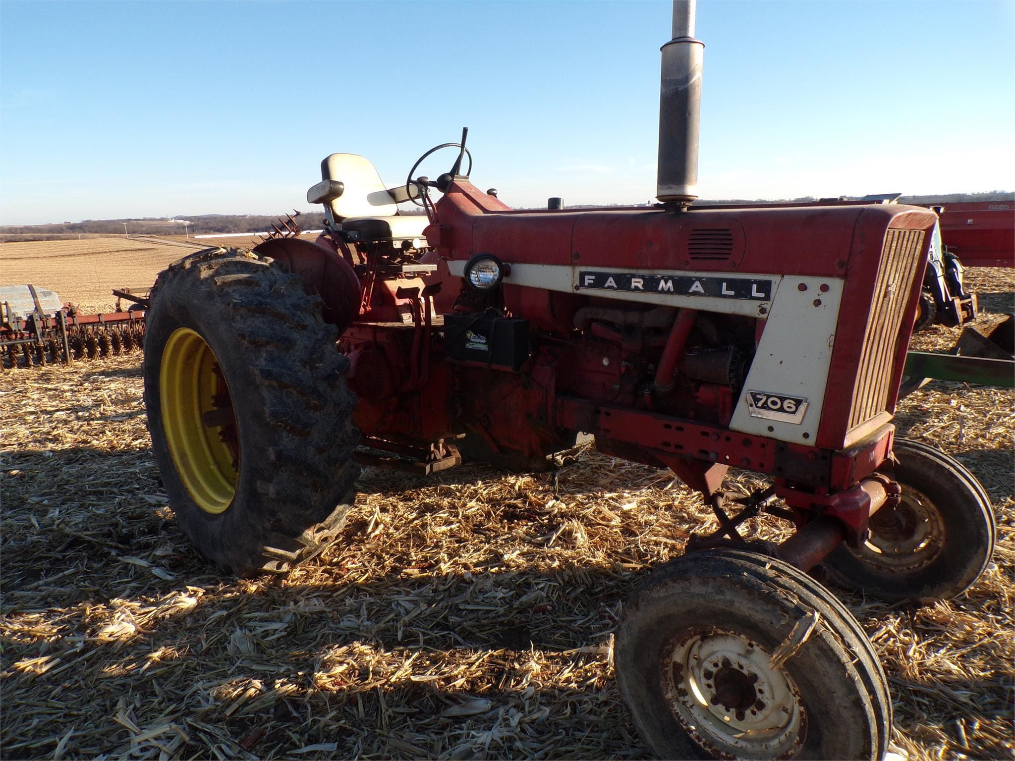 Main image International Harvester 706