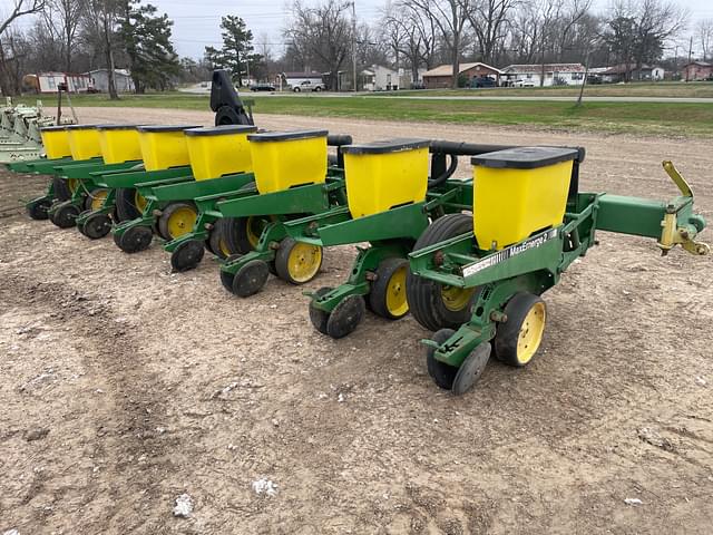 Image of John Deere 7300 equipment image 2