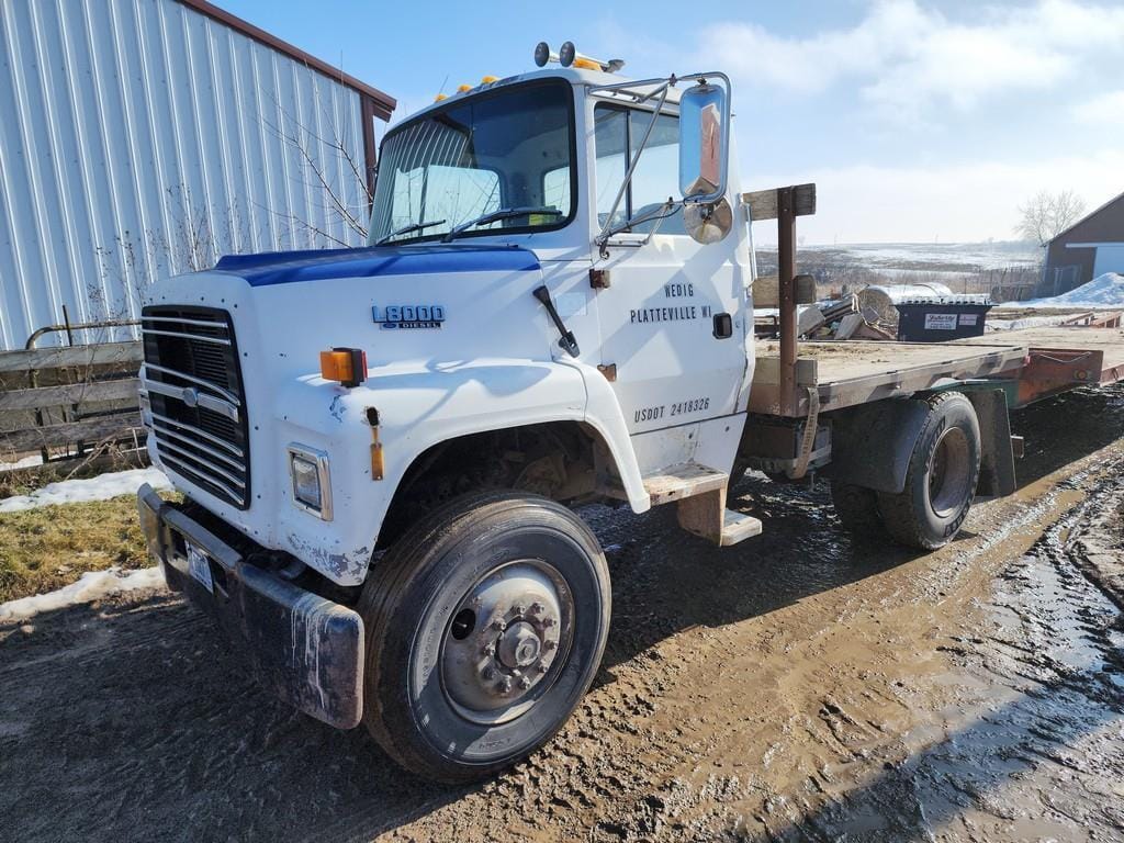 Main image Ford L8000
