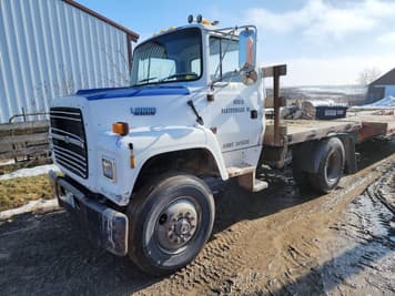 Main image Ford L8000