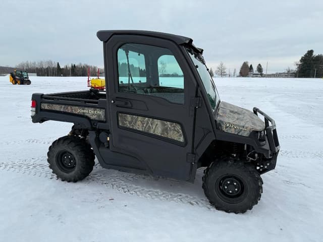 Image of John Deere XUV 835M equipment image 2