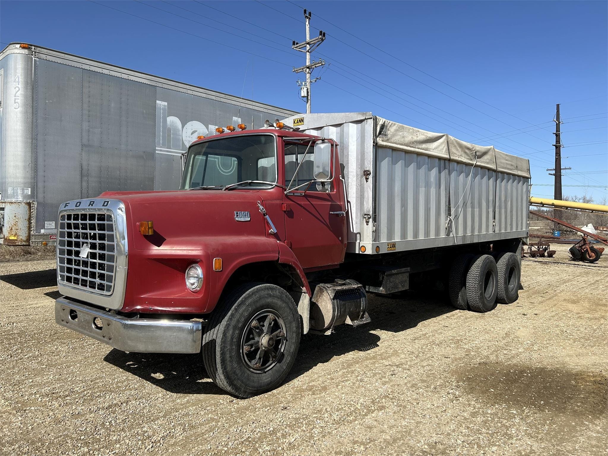 Main image Ford L9000