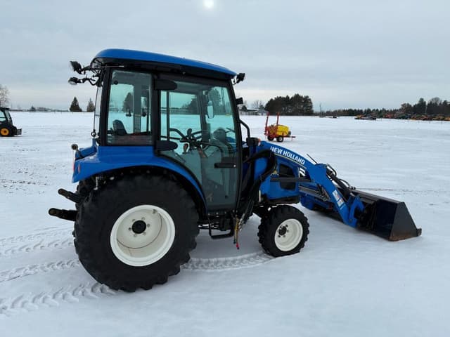Image of New Holland Boomer 37 equipment image 3