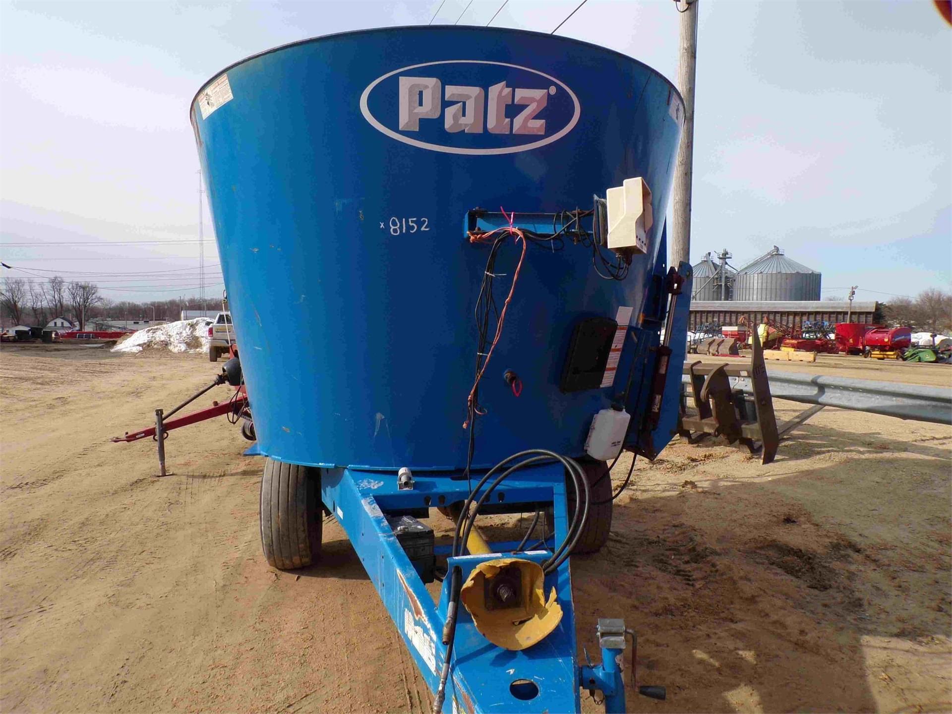 Patz V350 Hay and Forage Grinders/Mixers for Sale Tractor Zoom