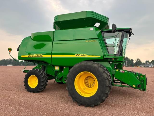 Image of John Deere 9860 STS equipment image 2