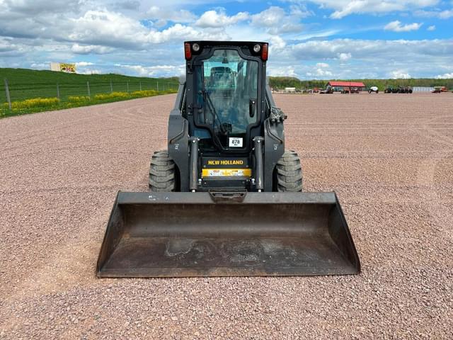 Image of New Holland L228 equipment image 1