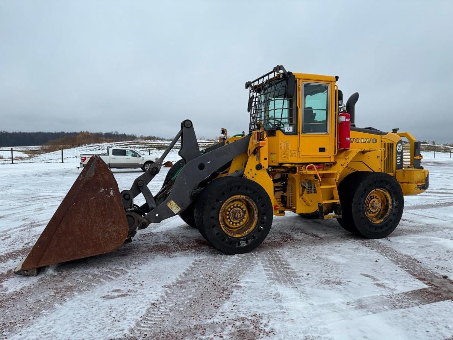 2005 Volvo L90E Equipment Image0