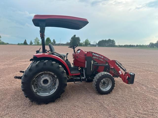 Image of Case IH Farmall 40 equipment image 3