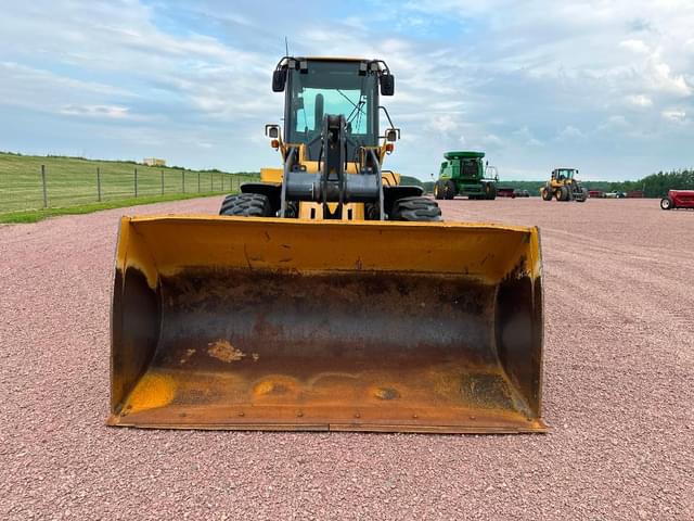 Image of John Deere 524KII equipment image 1