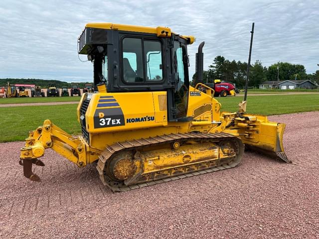 Image of Komatsu D37EX-22 equipment image 3