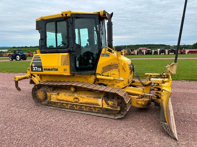 Image of Komatsu D37EX-22 equipment image 2
