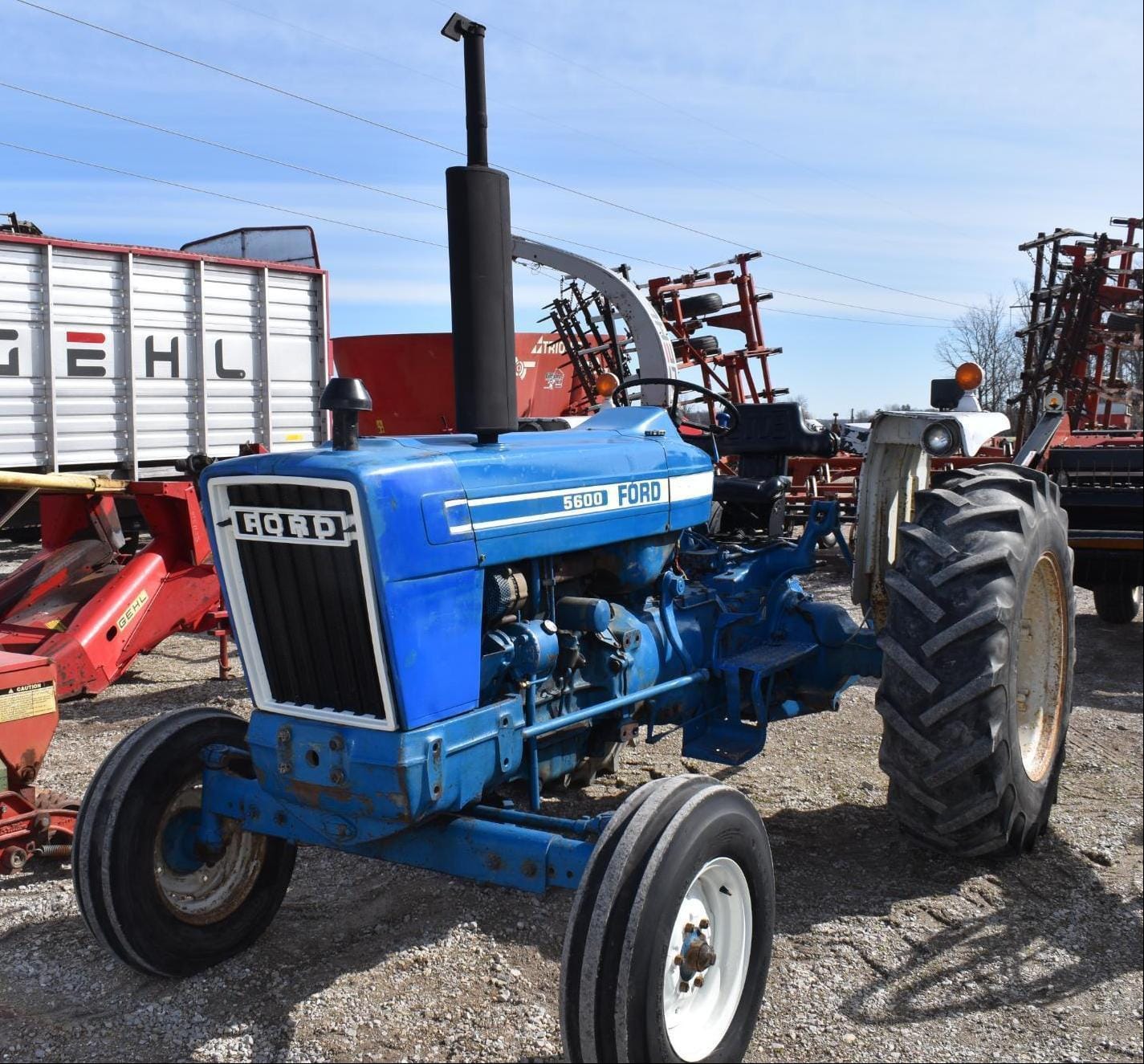 Main image Ford 5600