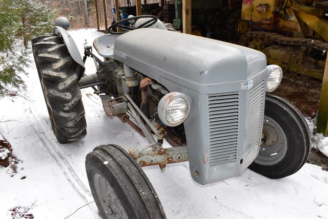 Image of Ferguson TO-30 equipment image 3