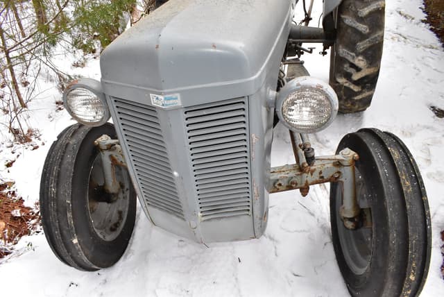 Image of Ferguson TO-30 equipment image 2