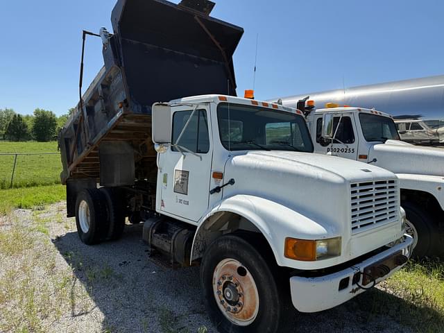 Image of International 4700 equipment image 2