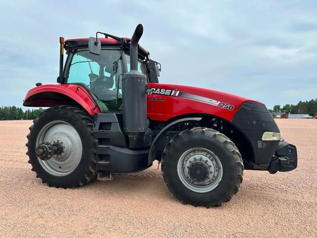 Image of Case IH Magnum 250 equipment image 2