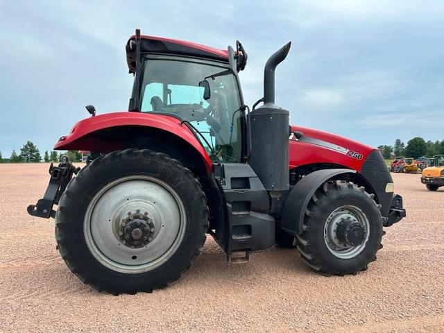Image of Case IH Magnum 250 equipment image 3