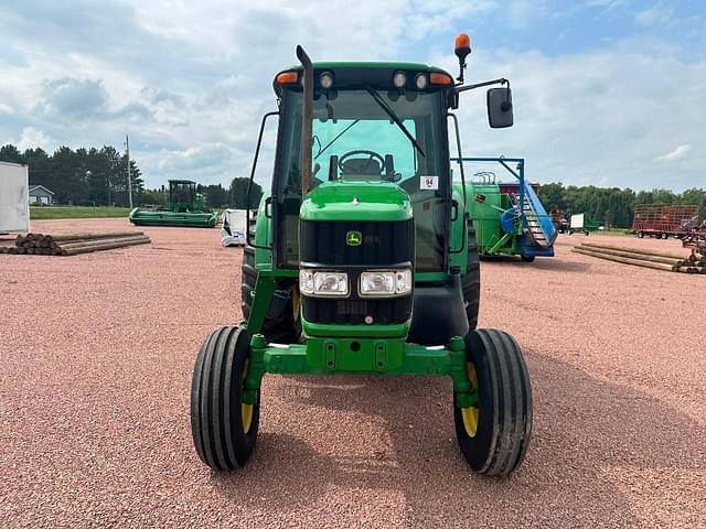 Image of John Deere 6420 equipment image 1