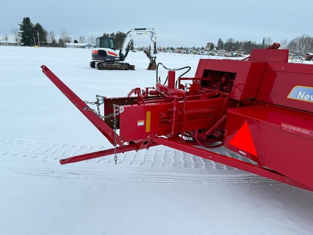 Image of New Holland BC5070 equipment image 4