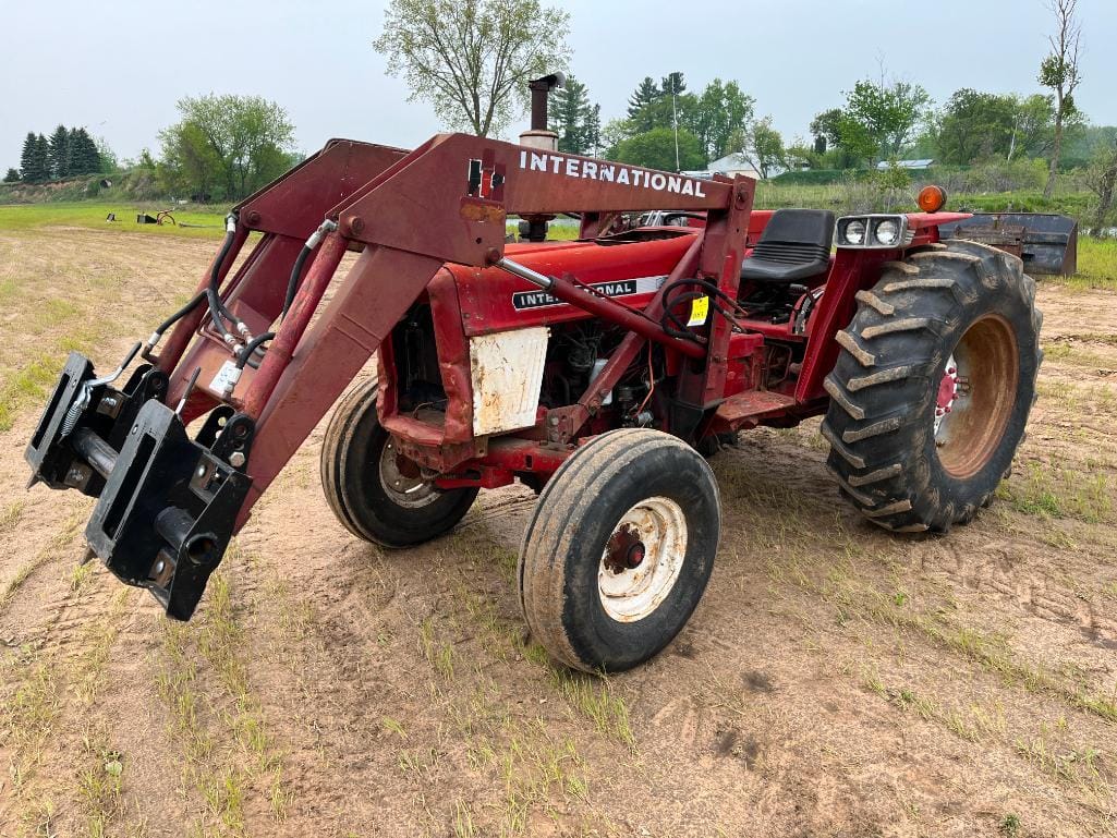 Main image International Harvester 574