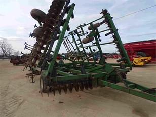 Main image John Deere 724