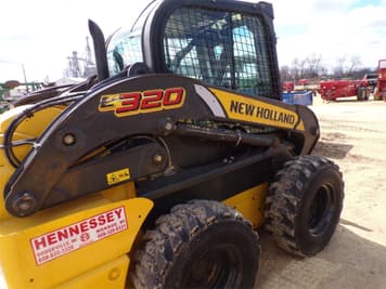 Main image New Holland L320