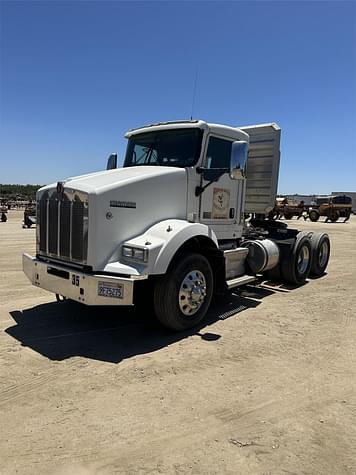 Main image Kenworth T800