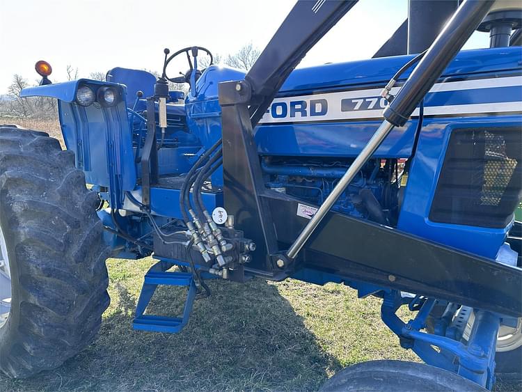 Ford 7700 Equipment Image0