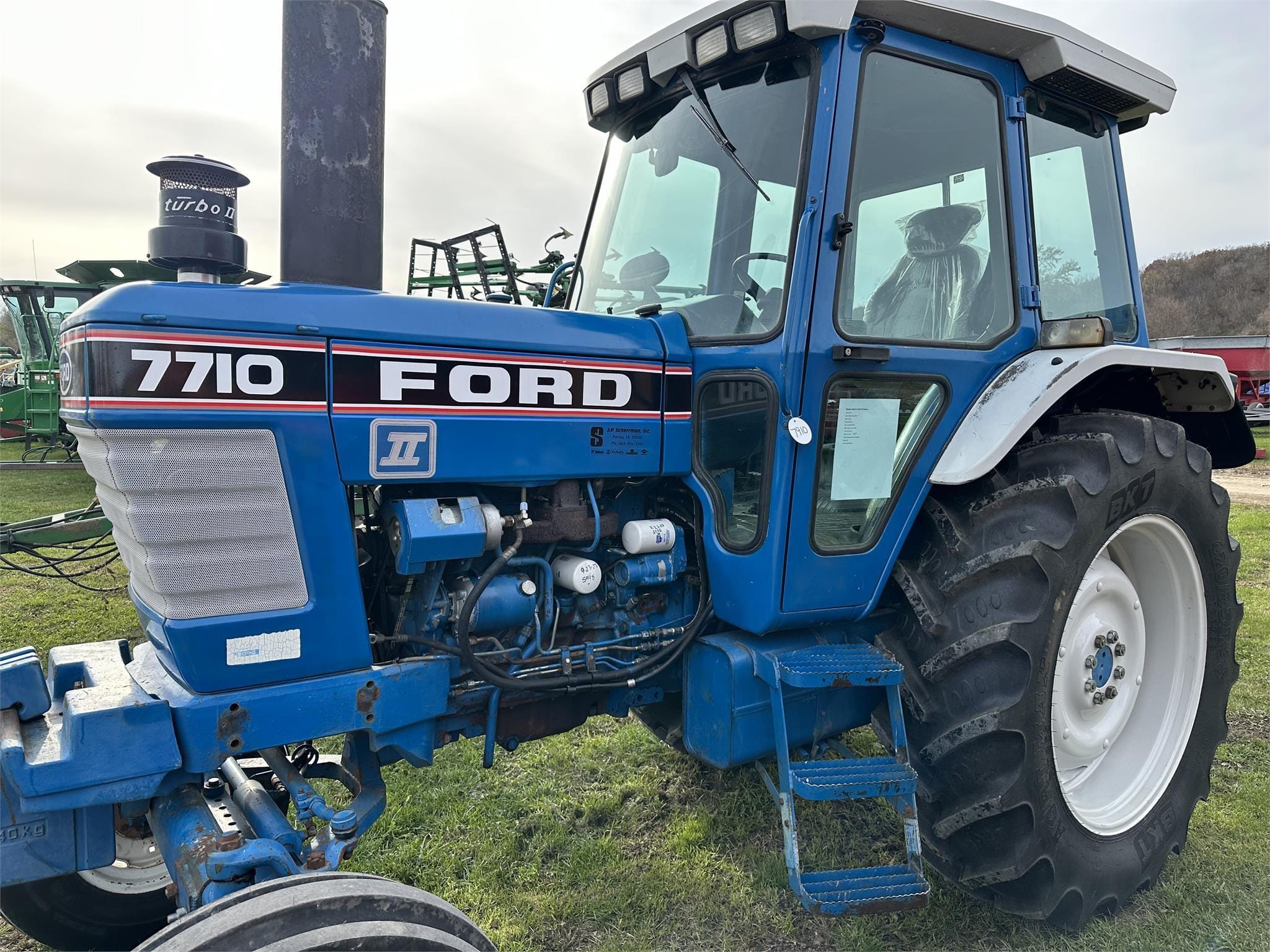 Main image Ford 7710