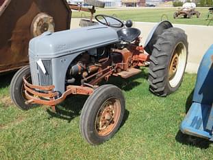 Ford 8N Equipment Image0