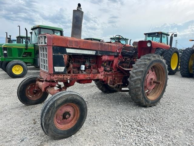 Main image International Harvester 666