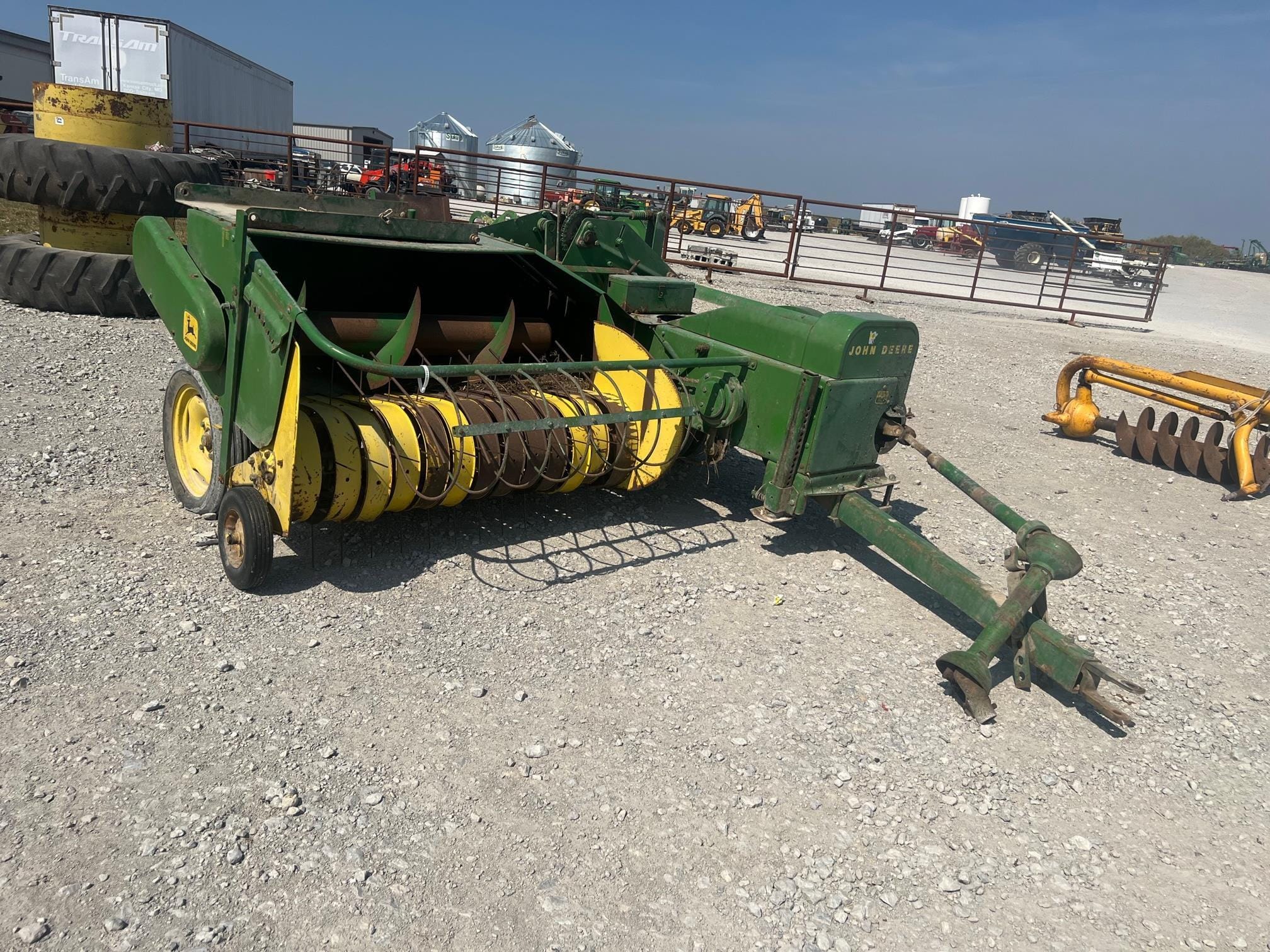 Main image John Deere 24T