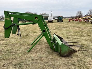 Main image John Deere 260