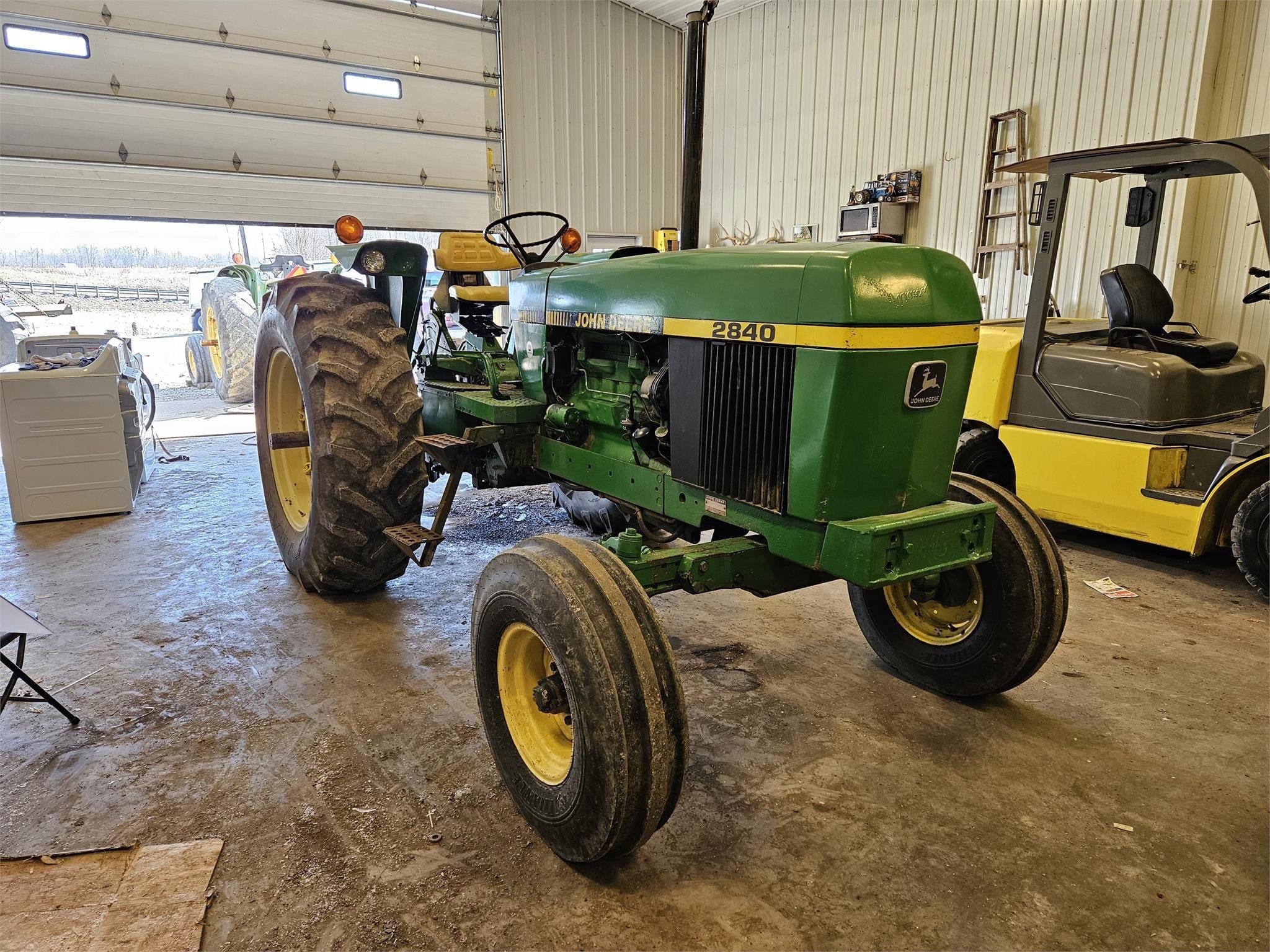 Main image John Deere 2840