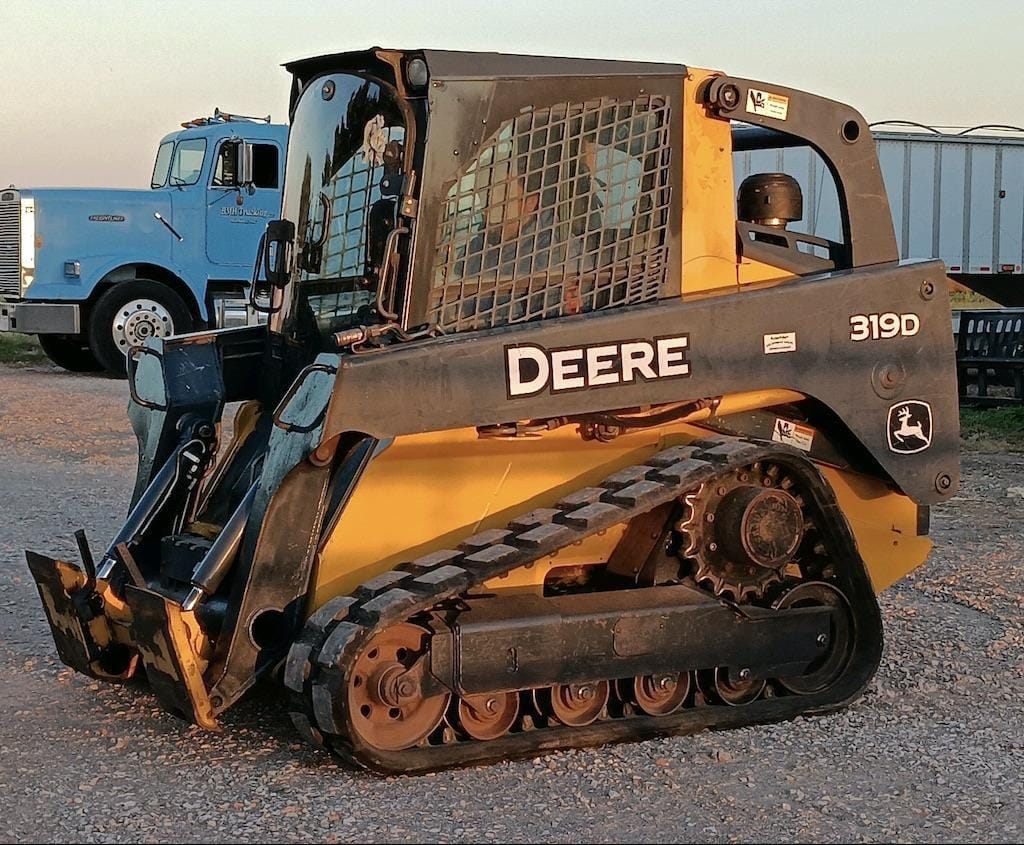 Main image John Deere 319D