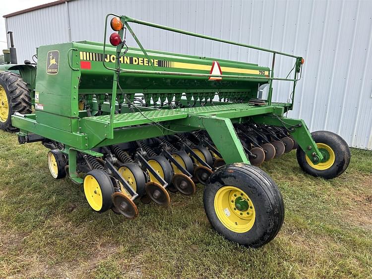 Main image John Deere 750 3