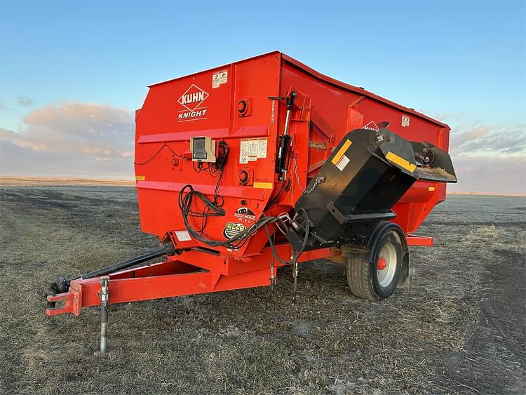 Kuhn Knight 3142 Equipment Image0