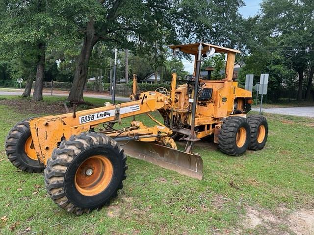 LeeBoy 685B Equipment Image0