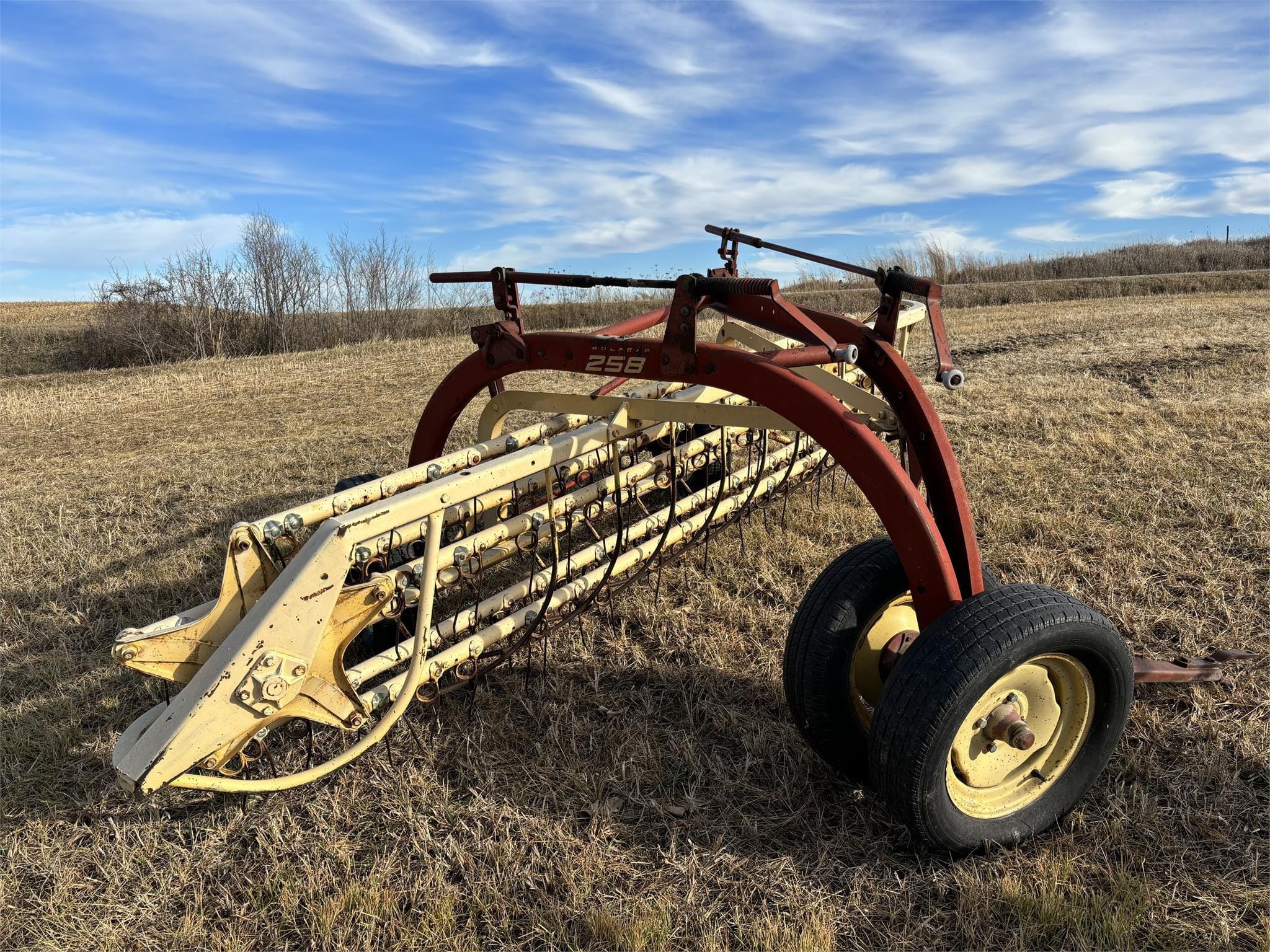 Main image New Holland 258