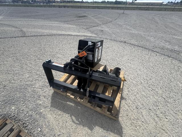 Image of Lowe 1650 Classic equipment image 2