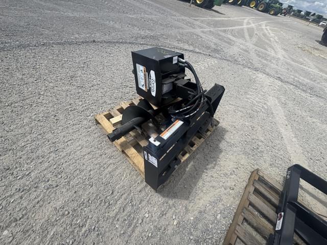 Image of Lowe 1650 Classic equipment image 3